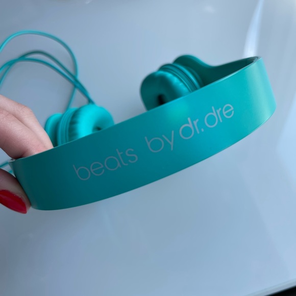 Beats Headphones - Picture 3 of 6